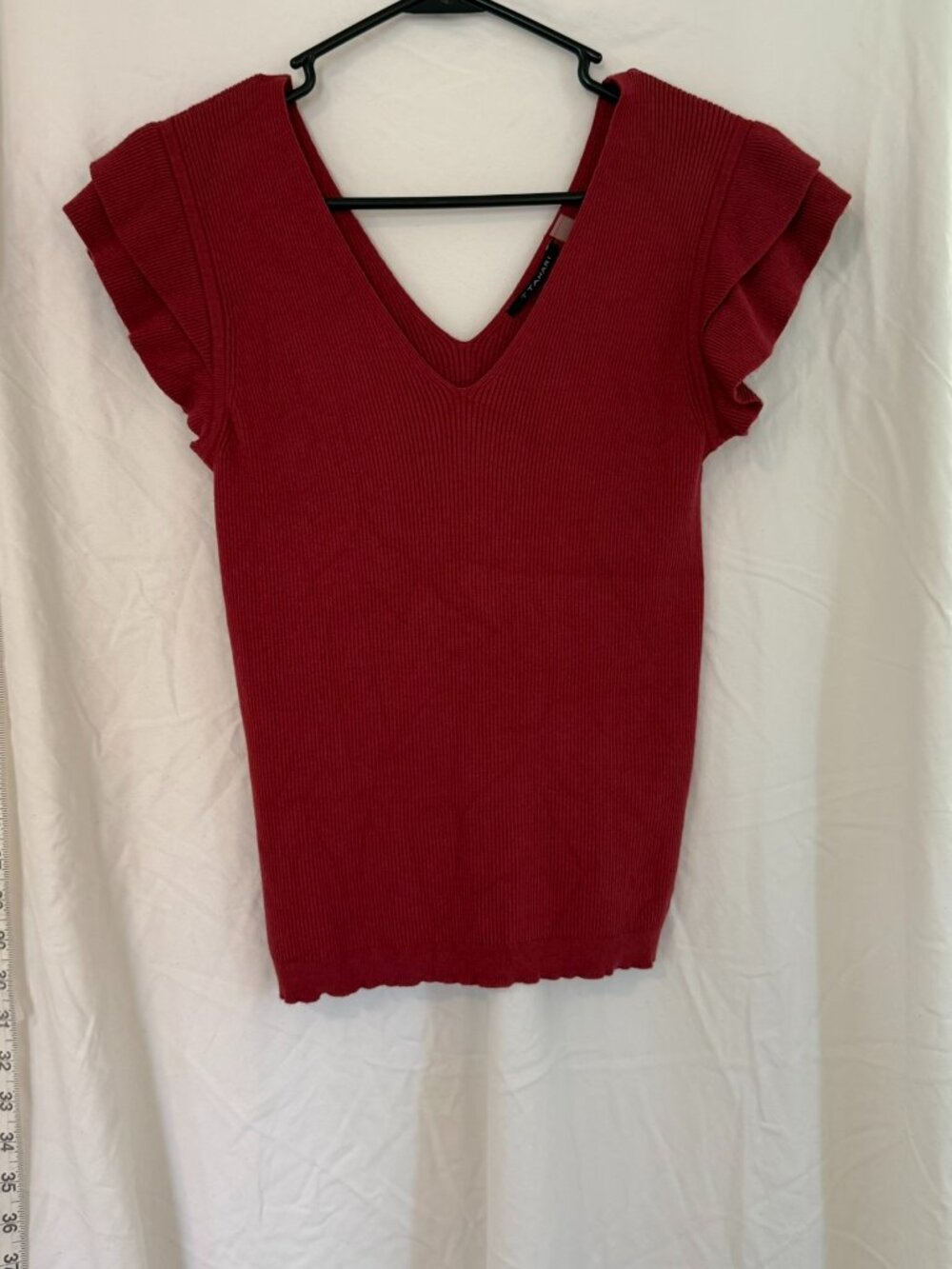 T Tahari Crop Top Women's Red Medium Cap Sleeves Plunge V-Neck Ribbed Knit